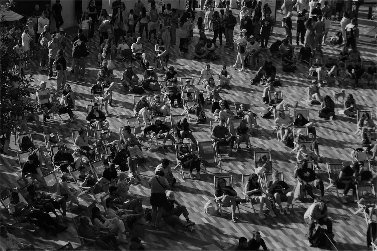 photograph of people from atop the Vessel