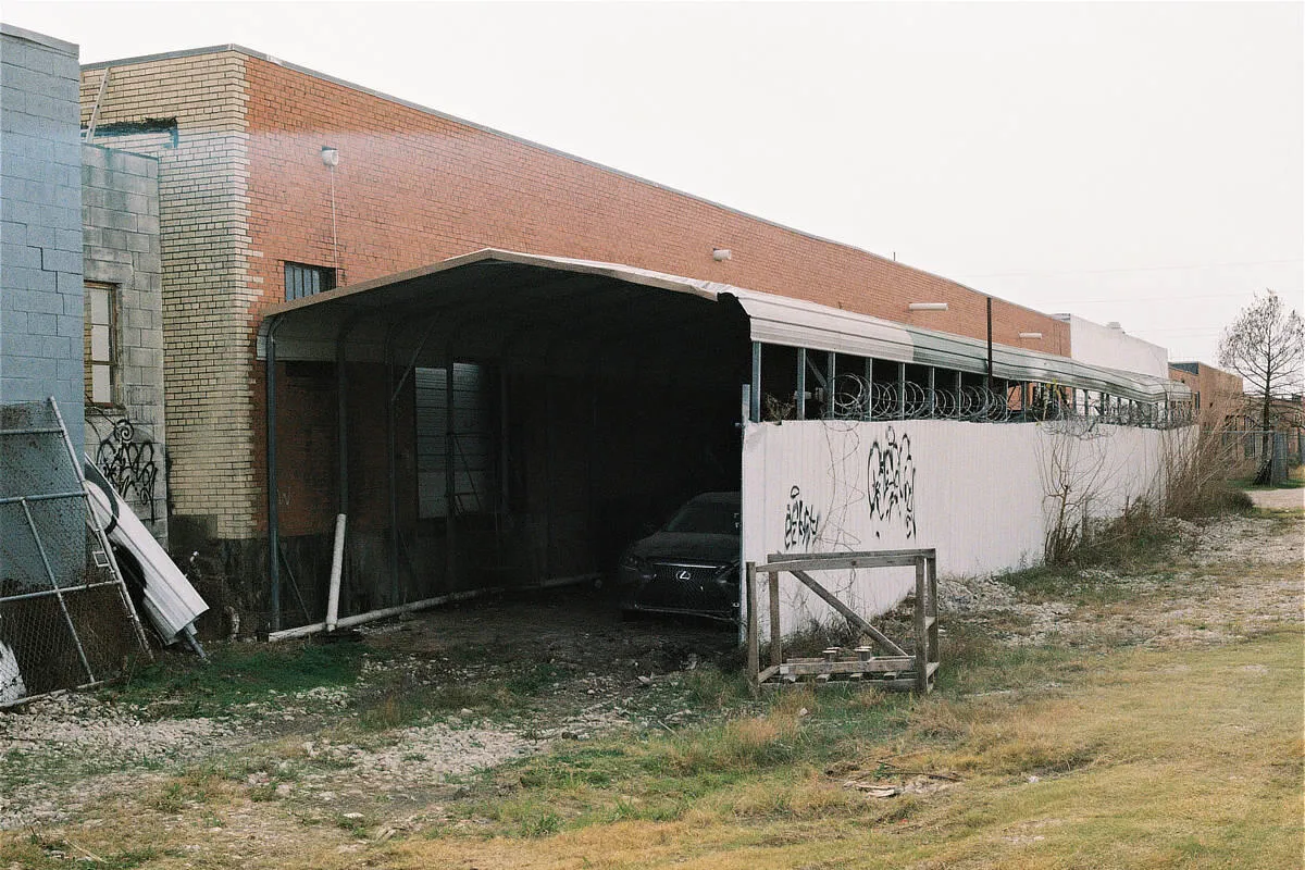 photograph of an abandoned shed in Addison